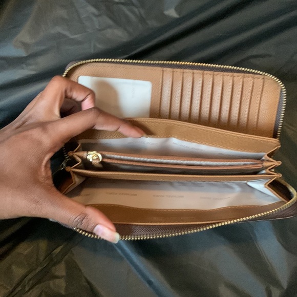 Michael Kors Wristlet/Wallet - Picture 4 of 6
